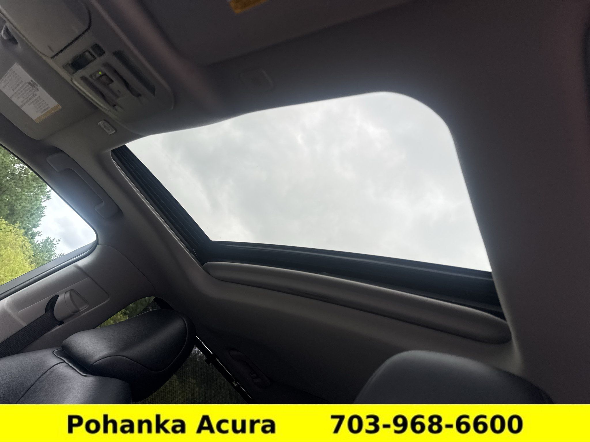 Used 2024 Toyota Highlander XLE AWD/4WD image 22