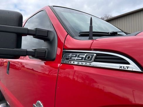Used 2012 Ford F250 XLT w/ Camper Pkg image 13