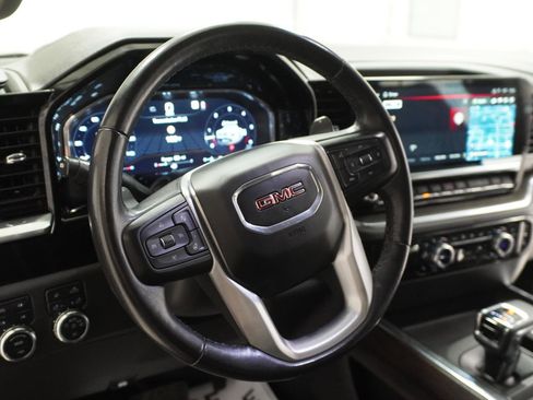 Used 2023 GMC Sierra 1500 SLT AWD/4WD image 16