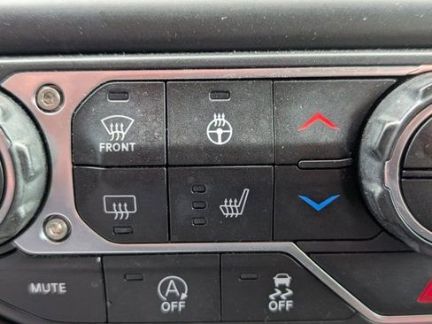Used 2021 Jeep Gladiator Overland AWD/4WD image 17