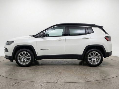 Used 2025 Jeep Compass Limited image 5