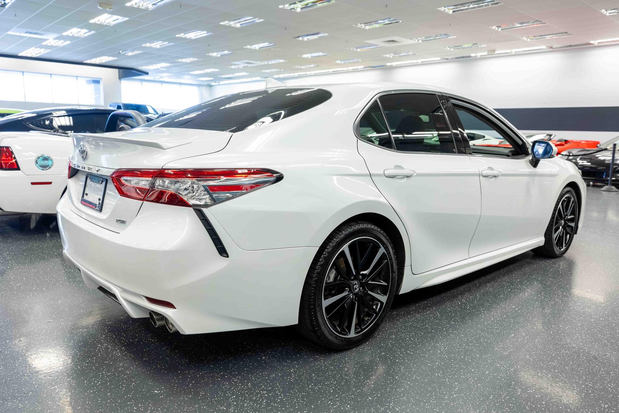 Used 2019 Toyota Camry XSE w/ Carpet Mat Package FWD image 5