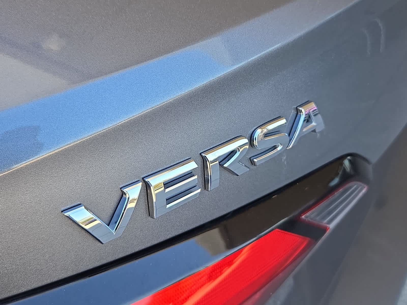 Used 2020 Nissan Versa SV FWD image 13