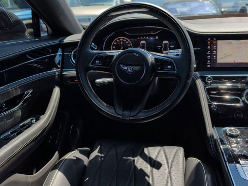 Used 2021 Bentley Flying Spur V8 AWD/4WD image 7