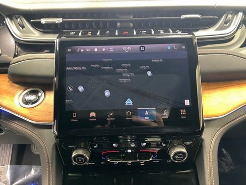Used 2025 Jeep Grand Cherokee L Summit AWD/4WD image 12