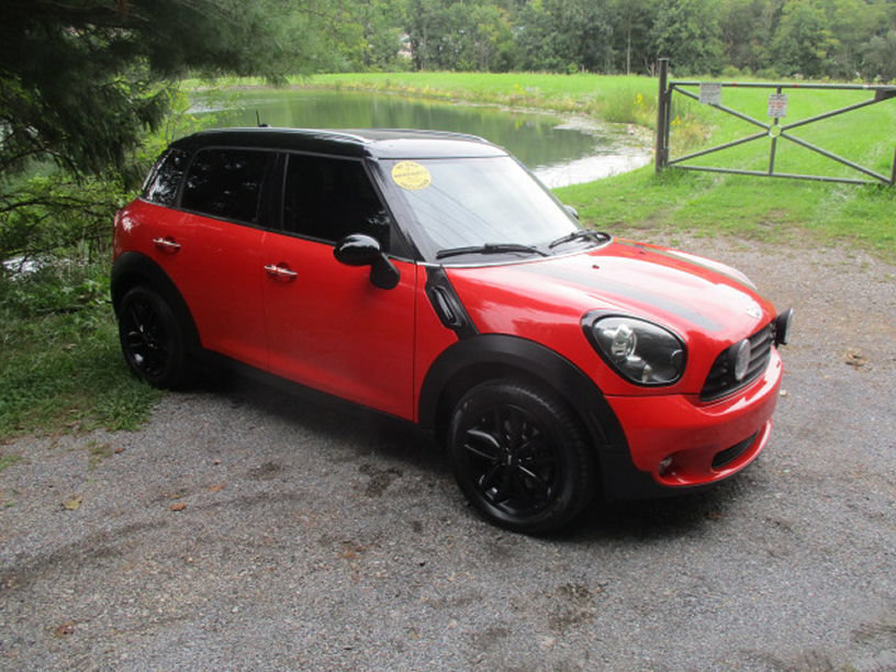 Used 2012 MINI Cooper Countryman FWD image 2