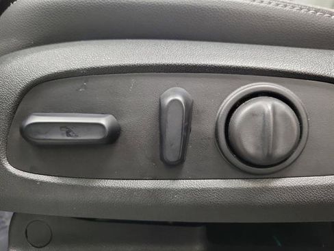 Used 2020 Chevrolet Equinox Premier image 19