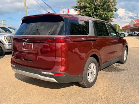 Certified 2023 Kia Carnival LX FWD image 5