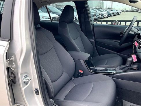 Used 2022 Toyota Corolla LE image 10
