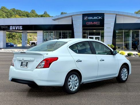 Used 2019 Nissan Versa SV FWD image 6