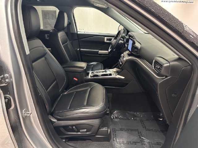 Used 2021 Ford Explorer XLT w/ Equipment Group 202A AWD/4WD image 7