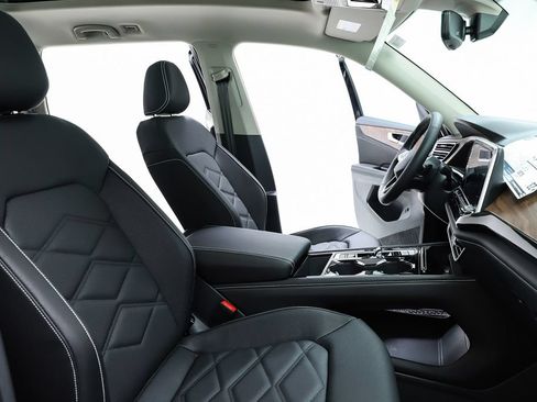 New 2026 Volkswagen Atlas SE FWD image 36