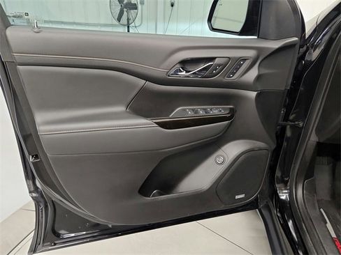 Used 2023 GMC Acadia AT4 image 24