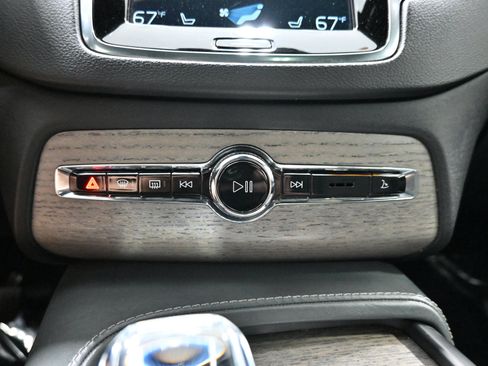 Used 2021 Volvo XC90 T8 Inscription w/ Advanced Package AWD/4WD image 17