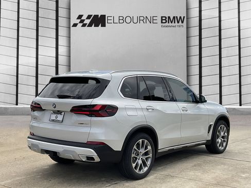 New 2026 BMW X5 sDrive40i image 4