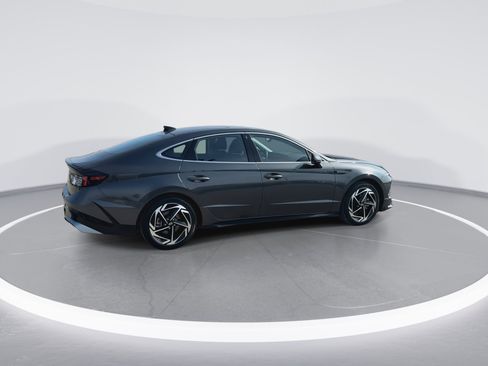 Used 2024 Hyundai Sonata SEL w/ Convenience Package image 9