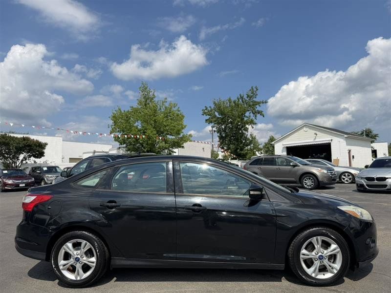 Used 2013 Ford Focus SE w/ Cargo Management Pkg FWD image 5