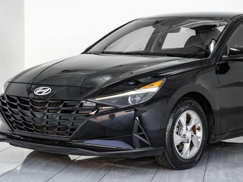 Used 2021 Hyundai Elantra SE w/ Cargo Package image 56