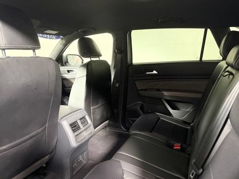 Used 2022 Volkswagen Atlas Cross Sport SE w/ Black Wheel Package AWD/4WD image 24