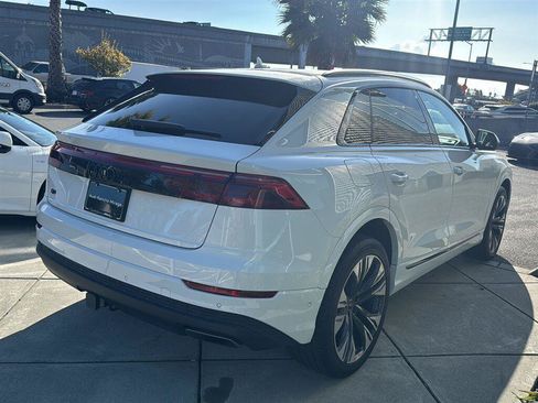 Used 2024 Audi Q8 Premium Plus AWD/4WD image 6