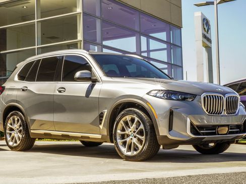 Used 2024 BMW X5 sDrive40i w/ Premium Package RWD image 4
