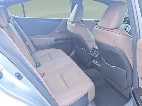 New 2025 Lexus ES 350 w/ Premium Package image 9
