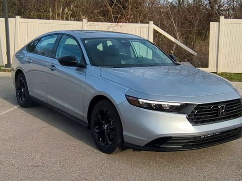 New 2025 Honda Accord SE image 2