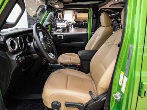 Used 2019 Jeep Wrangler Unlimited Rubicon AWD/4WD image 13