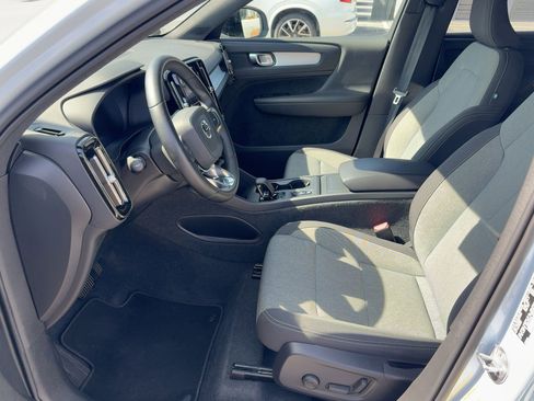Certified 2024 Volvo XC40 B5 Core image 5