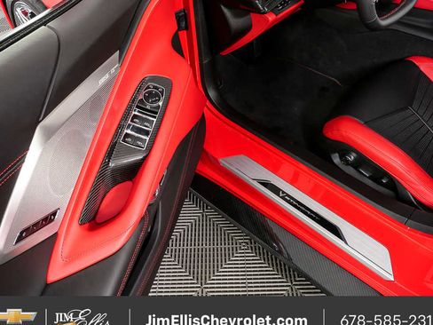Used 2024 Chevrolet Corvette Stingray Premium Conv w/ Z51 Performance Package RWD image 16