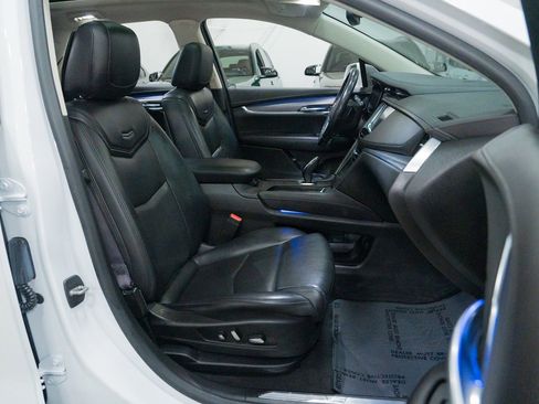 Used 2018 Cadillac XT5 Premium Luxury w/ Driver Assist Package image 32