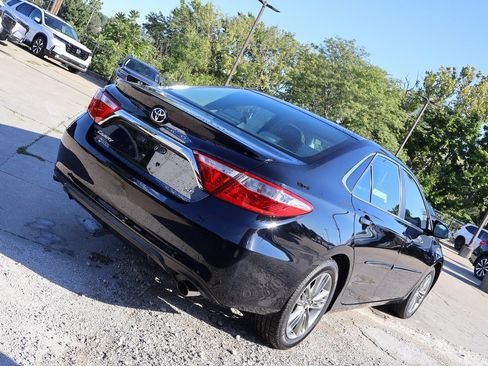 Used 2017 Toyota Camry SE image 7