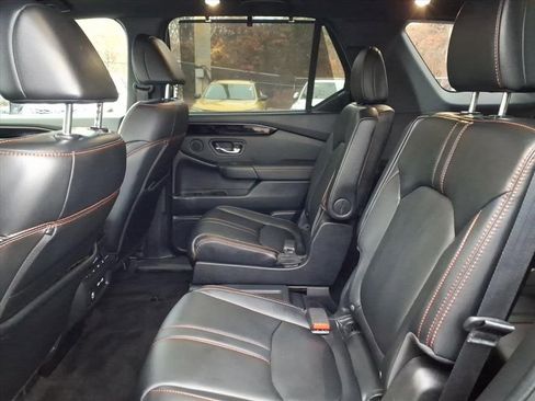 Used 2023 Honda Pilot TrailSport image 19