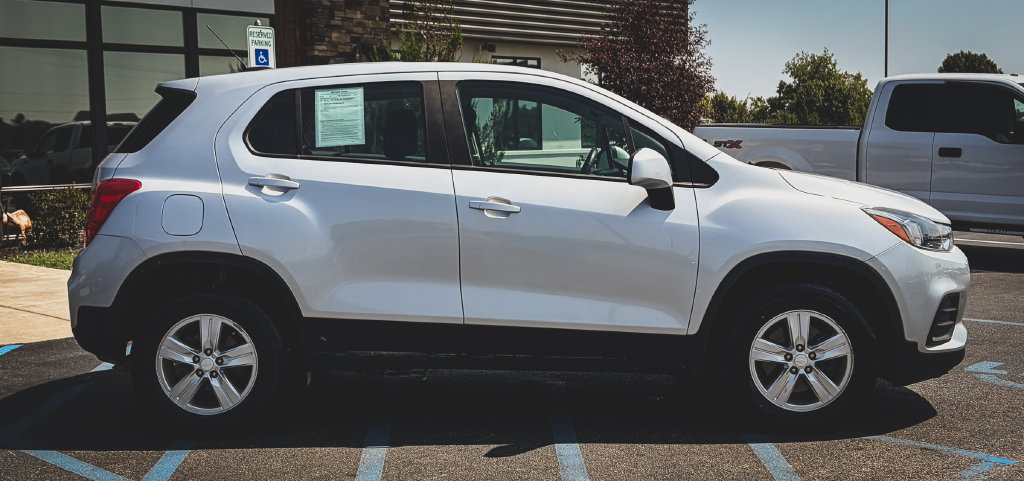 Used 2021 Chevrolet Trax LS AWD/4WD image 19