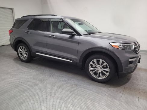 Used 2022 Ford Explorer XLT w/ Equipment Group 202A AWD/4WD image 11