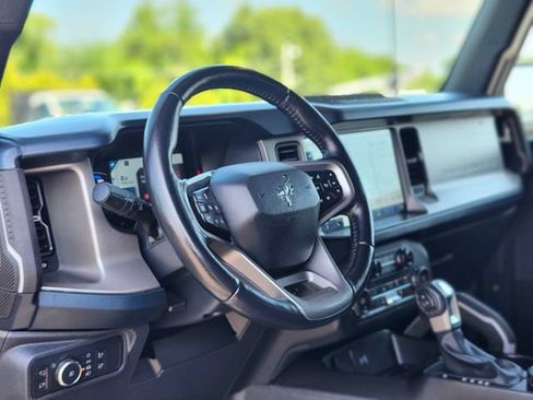 Certified 2021 Ford Bronco Outer Banks w/ Sasquatch Package AWD/4WD image 18
