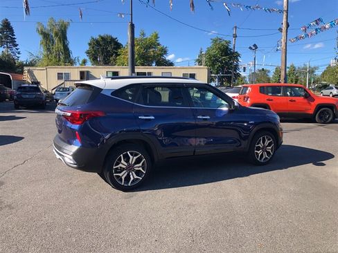 Used 2022 Kia Seltos SX AWD/4WD image 2
