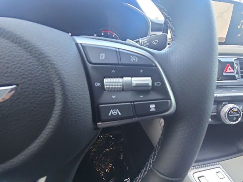 Used 2023 Genesis G70 3.3T w/ Sport Prestige Package image 17