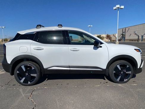 New 2026 Nissan Kicks SR image 7