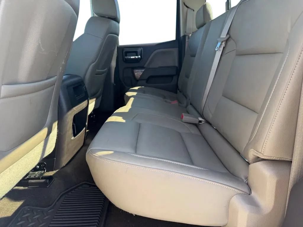 Used 2015 GMC Sierra 2500 SLT w/ Suspension Package, Off-Road AWD/4WD image 17