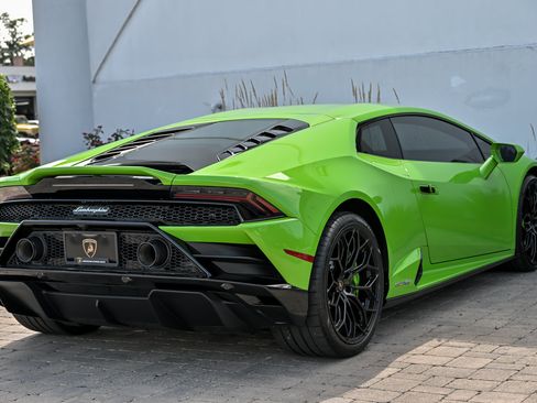 Used 2021 Lamborghini Huracan EVO RWD image 15