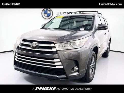 Used 2017 Toyota Highlander XLE image 1