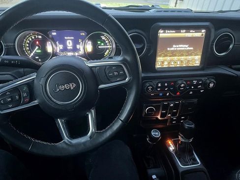 Used 2023 Jeep Wrangler Unlimited Sahara w/ Cold Weather Group image 8