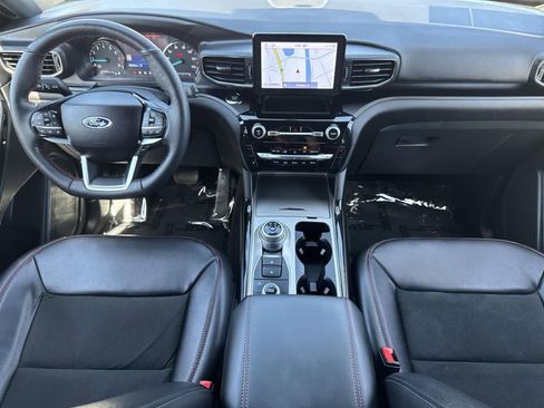 Used 2024 Ford Explorer ST-Line w/ Class IV Trailer Tow Package image 9