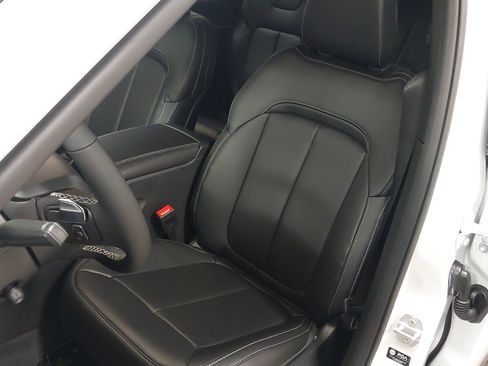 New 2025 Jeep Grand Cherokee L Limited image 22