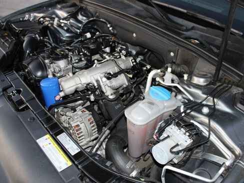 Used 2016 Audi A4 2.0T Premium Plus w/ Technology Package image 29