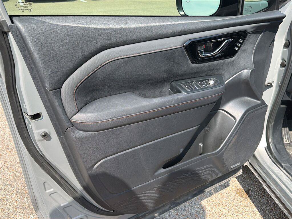 Used 2025 Subaru Forester Touring w/ Popular Package - Touring AWD/4WD image 11