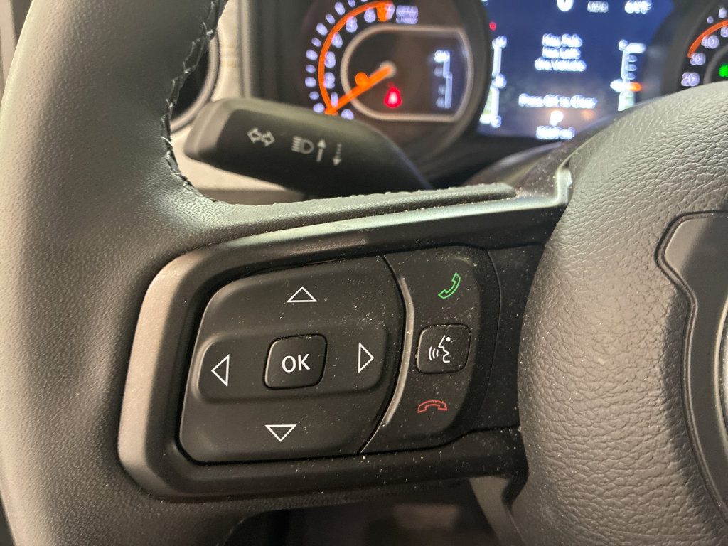 Used 2025 Jeep Gladiator Sport AWD/4WD image 23