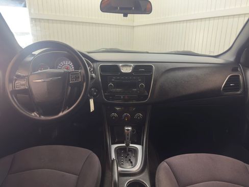 Used 2014 Chrysler 200 LX image 16