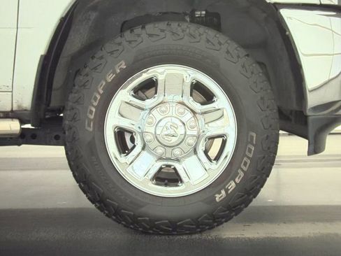 Used 2022 RAM 2500 Tradesman w/ Chrome Appearance Group image 6